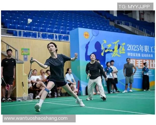 重庆羽毛球队的训练与竞技状态全景揭秘助力羽毛球运动发展 重庆羽毛球队的训练与竞技状态全景揭秘助力羽毛球运动发展